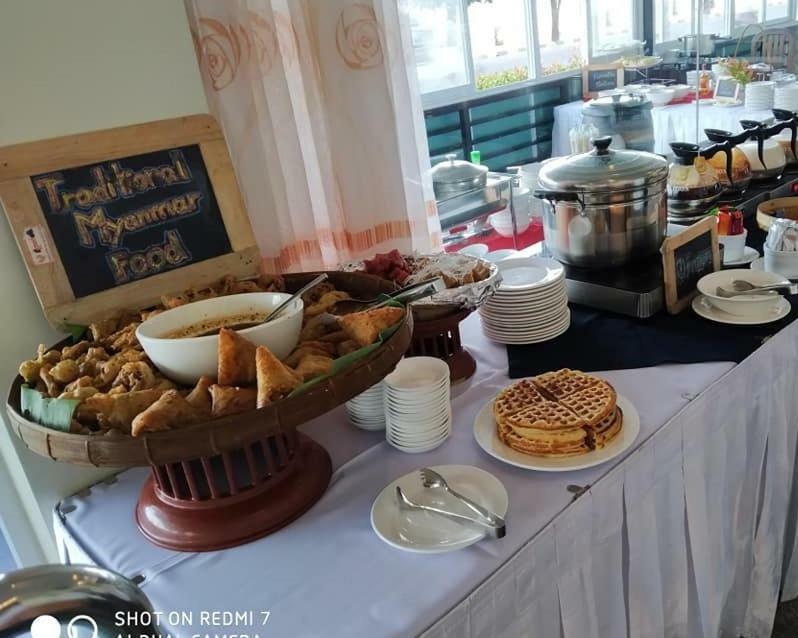 Ngwe Moe Hotel Mawlamyine Luaran gambar